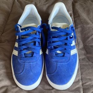 New never worn Mens Adidas Gazelle size 9